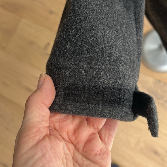 EUC Burton jacket - Picture 11 of 17